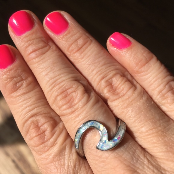 Ocean wave silver fire opal glitter ring Size 9, 8 - Picture 6 of 7